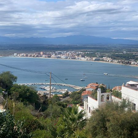 La Baie De Rose Apartment Roses Luaran gambar