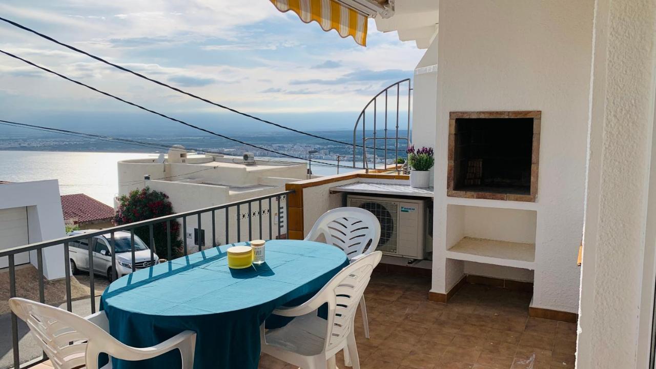 La Baie De Rose Apartment Roses Luaran gambar