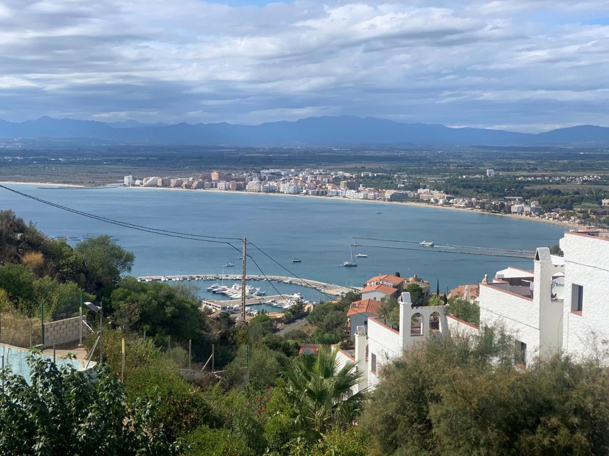 La Baie De Rose Apartment Roses Luaran gambar