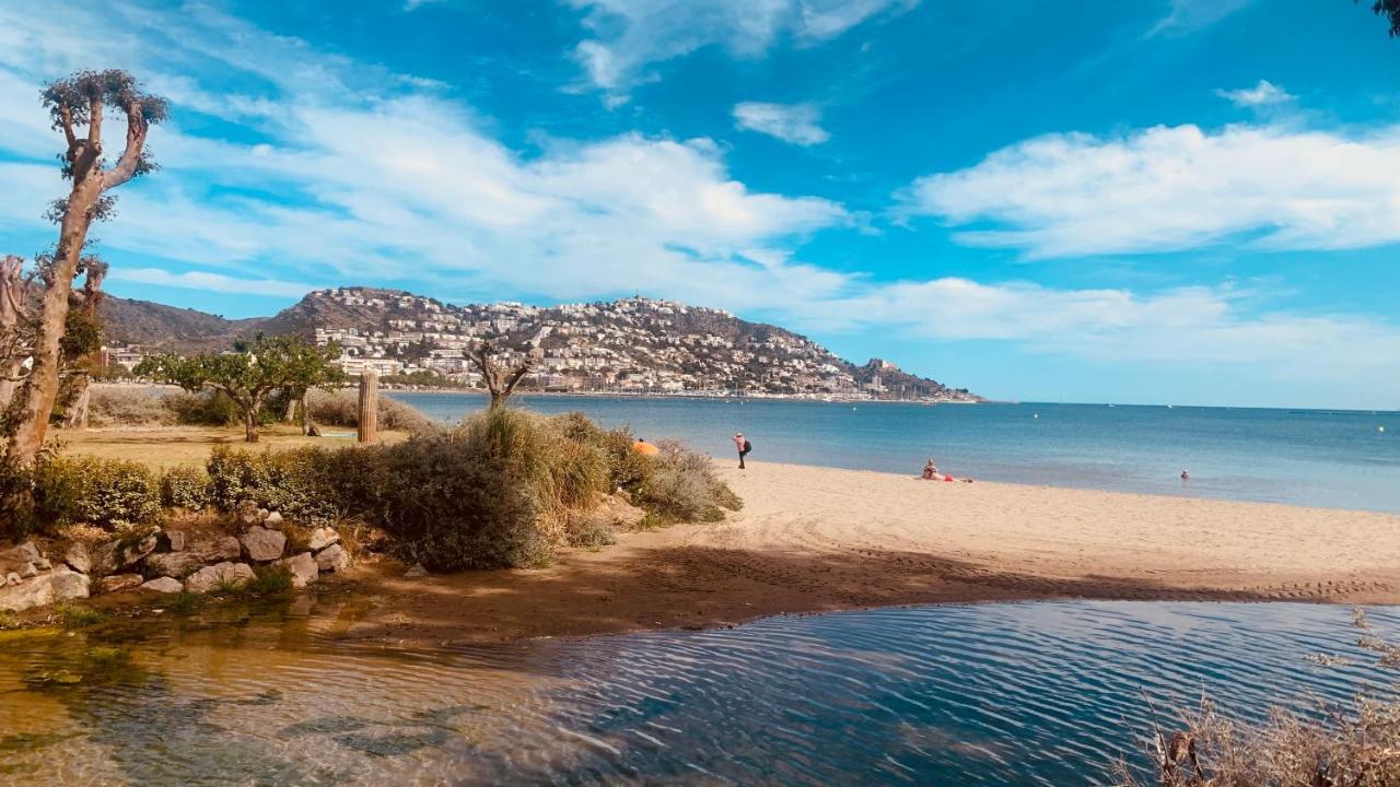 La Baie De Rose Apartment Roses Luaran gambar